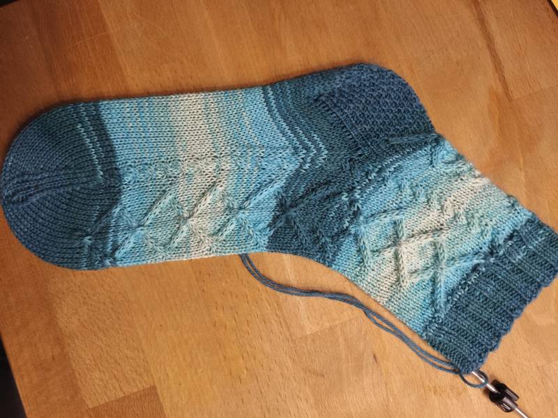 Socken Handgestrickt Mehrfarbig Größe 39-41 Damen Mädchen Wollsocken, Bunt Haussocken, Warm Handgemacht Frauen, Gestrickte Hausschuhe Zöpfe von FadenundHolz