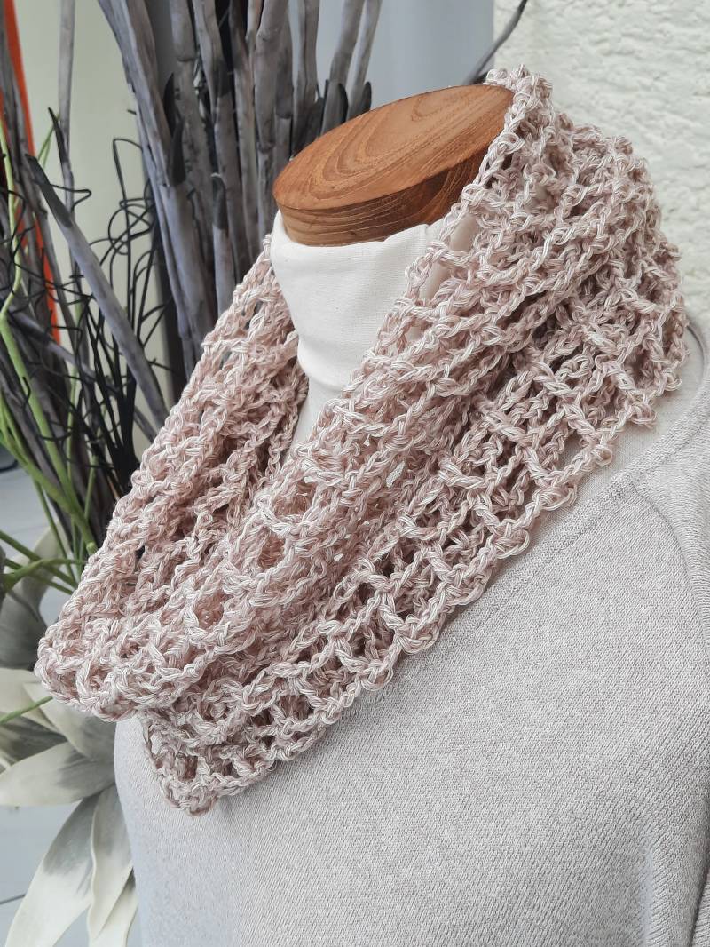 Sommerlicher Schlauchschal Im Netzmuster, Rosé von Fadenwerkque