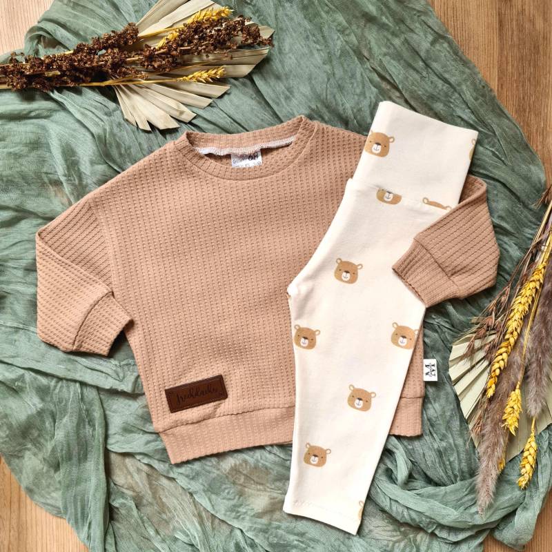 Baby Kinder Set | Leggings Sweater Outfit Sweatshirt Babyhose Handmade Newborn Shower Geschenk Taufe Bärchen Baby Kinder Set | Leggings Sweater Outfit Sweatshirt Babyhose Handmade Newborn Shower Geschenk Taufe Bärchen von Fadenzeit