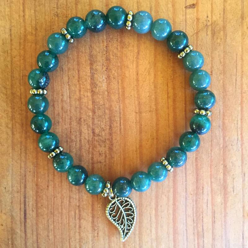 Dunkelgrün Aventurin Perlen Armband Mit Antique Messing Charm Dunkelgrün Aventurin Perlen Armband Mit Antique Messing Charm von FaerieWild
