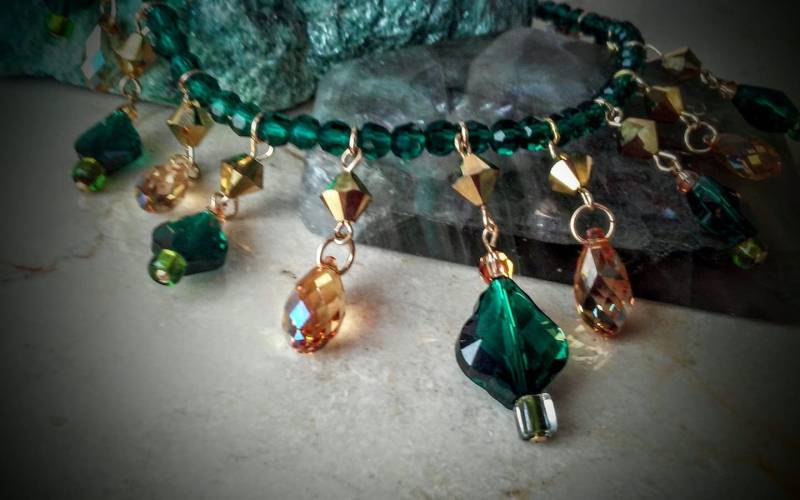 Weihnachtsbaum Halskette Mit Swarovski Kristallen, Geschenk Für Frauen, Silvester Glitter & Bling, Handgemachte Schmuck Geschenkidee Weihnachtsbaum Halskette Mit Swarovski Kristallen, Geschenk Für Frauen, Silvester Glitter & Bling, Handgemachte Schmuck Geschenkidee von Faeriejems