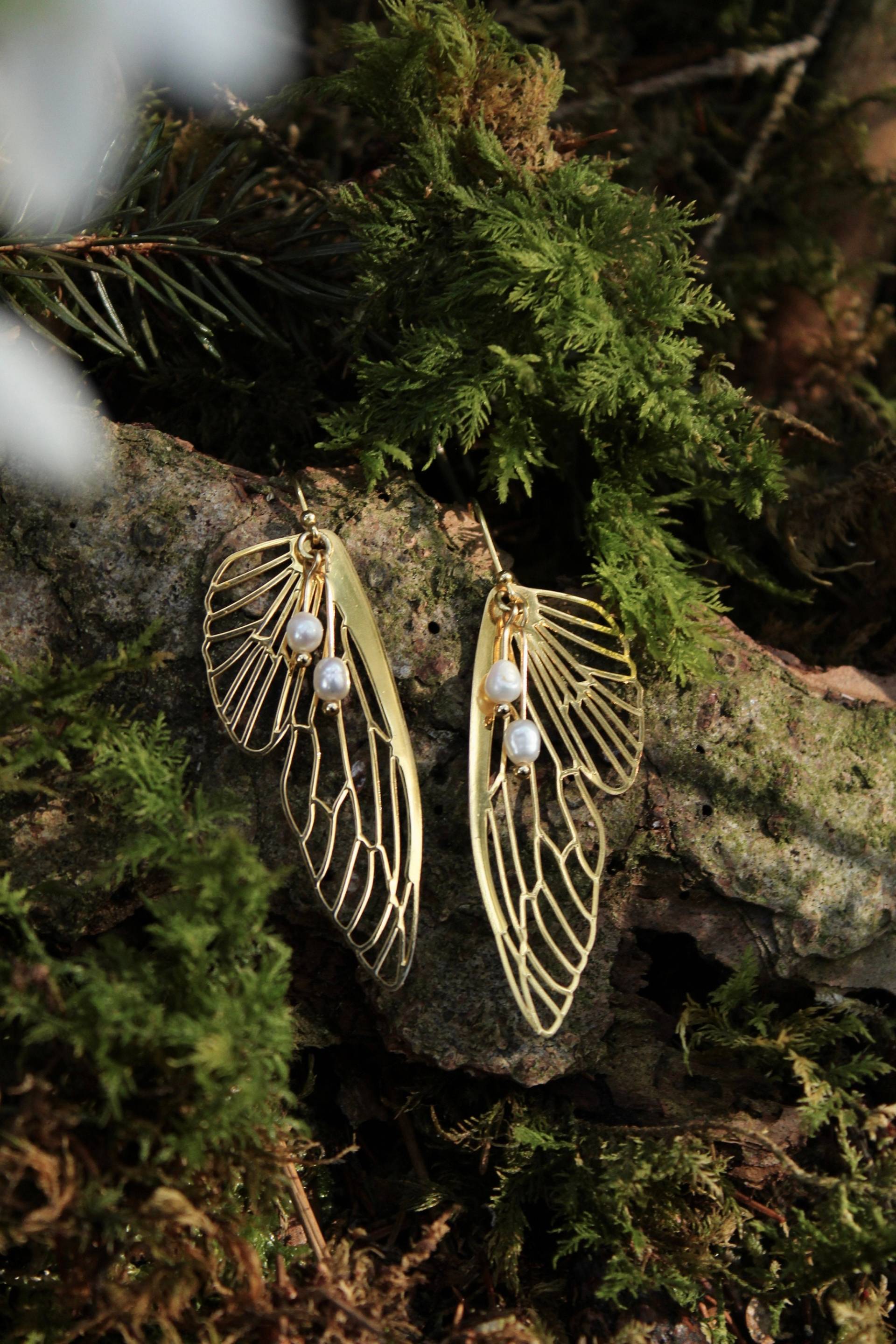 Filigrane Goldohrringe - Schmetterlingsflügel Ohrringe Einzigartiger Waldschmuck Zarte Naturinspirierte Perlen Brautschmuck Filigrane Goldohrringe - Schmetterlingsflügel Ohrringe Einzigartiger Waldschmuck Zarte Naturinspirierte Perlen Brautschmuck von FaeriesJewel