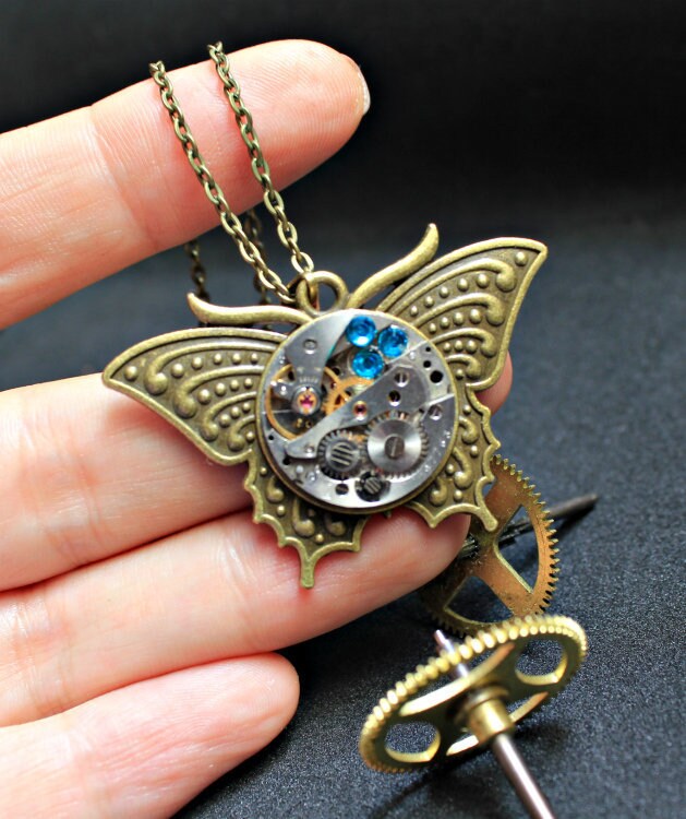 steampunk Schmetterling Anhänger Harz Und Zahnräder Bewegung Halskette Schmuck Uhren Uhrwerk steampunk Schmetterling Anhänger Harz Und Zahnräder Bewegung Halskette Schmuck Uhren Uhrwerk von FafirochkaStudio