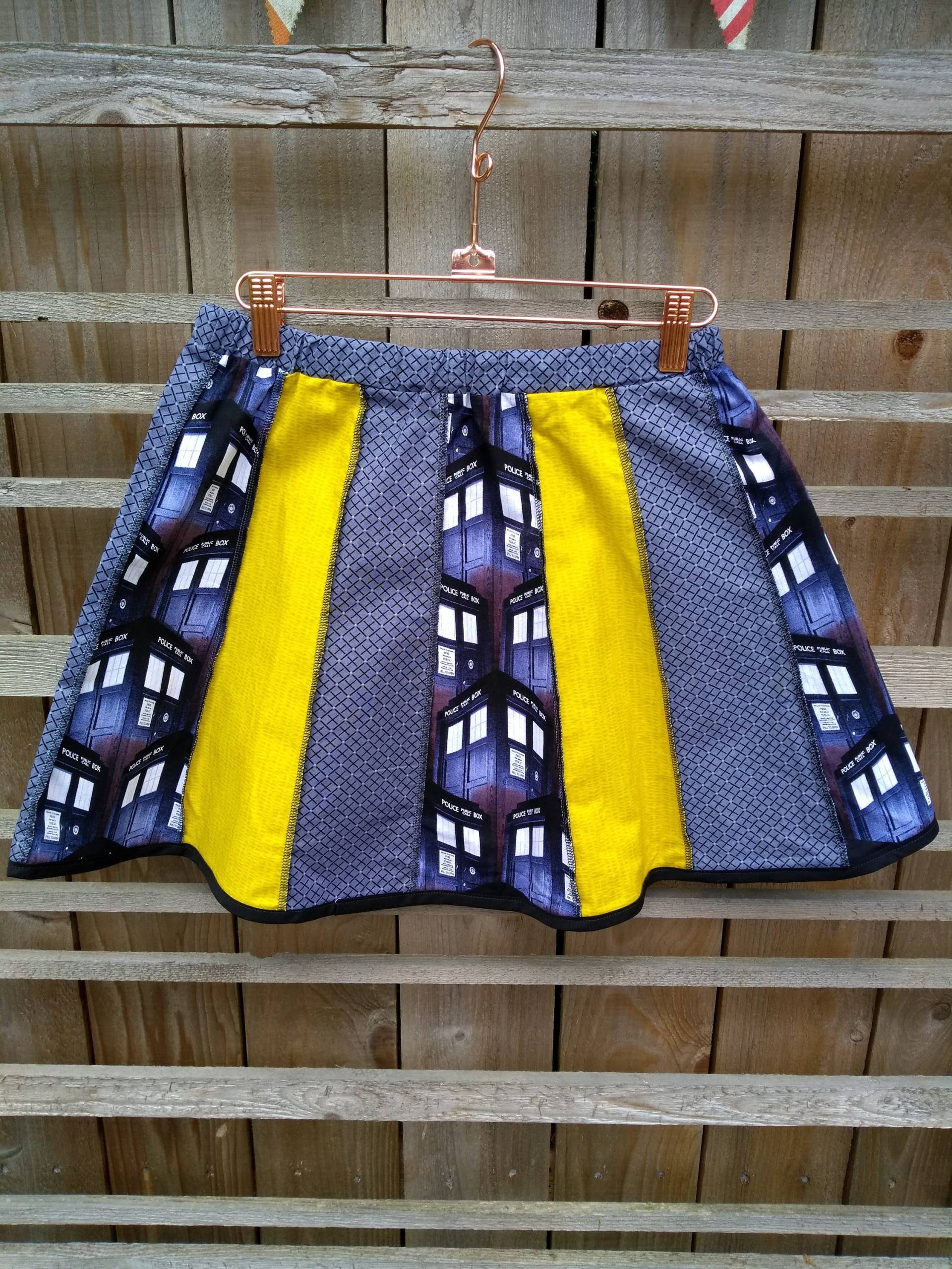 Doctor Who Knielanger Wirbeliger Rock Größe S von FairieKissDesigns