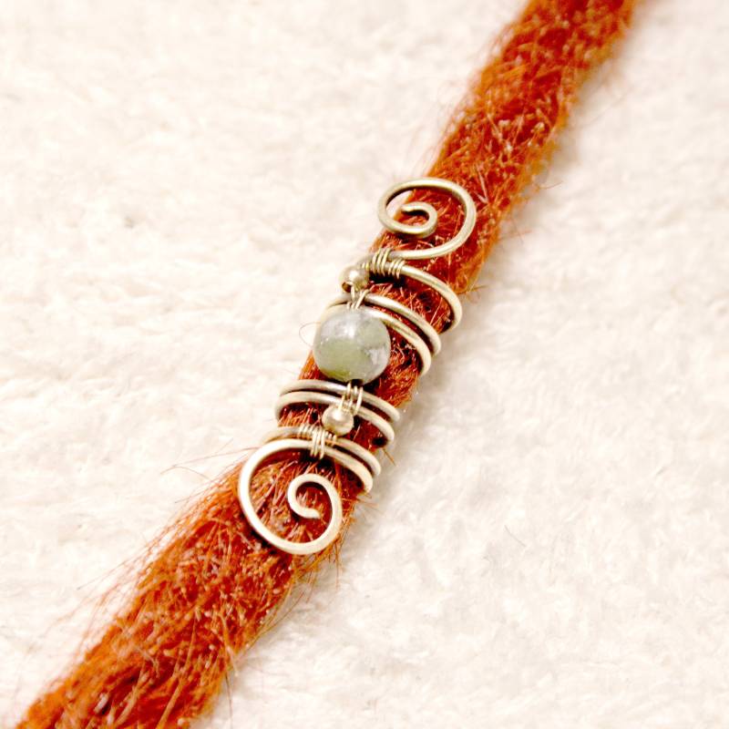 Dreadschmuck Aus Messing Mit Grüner Taiwan Jadeperle von Fairkritzelt