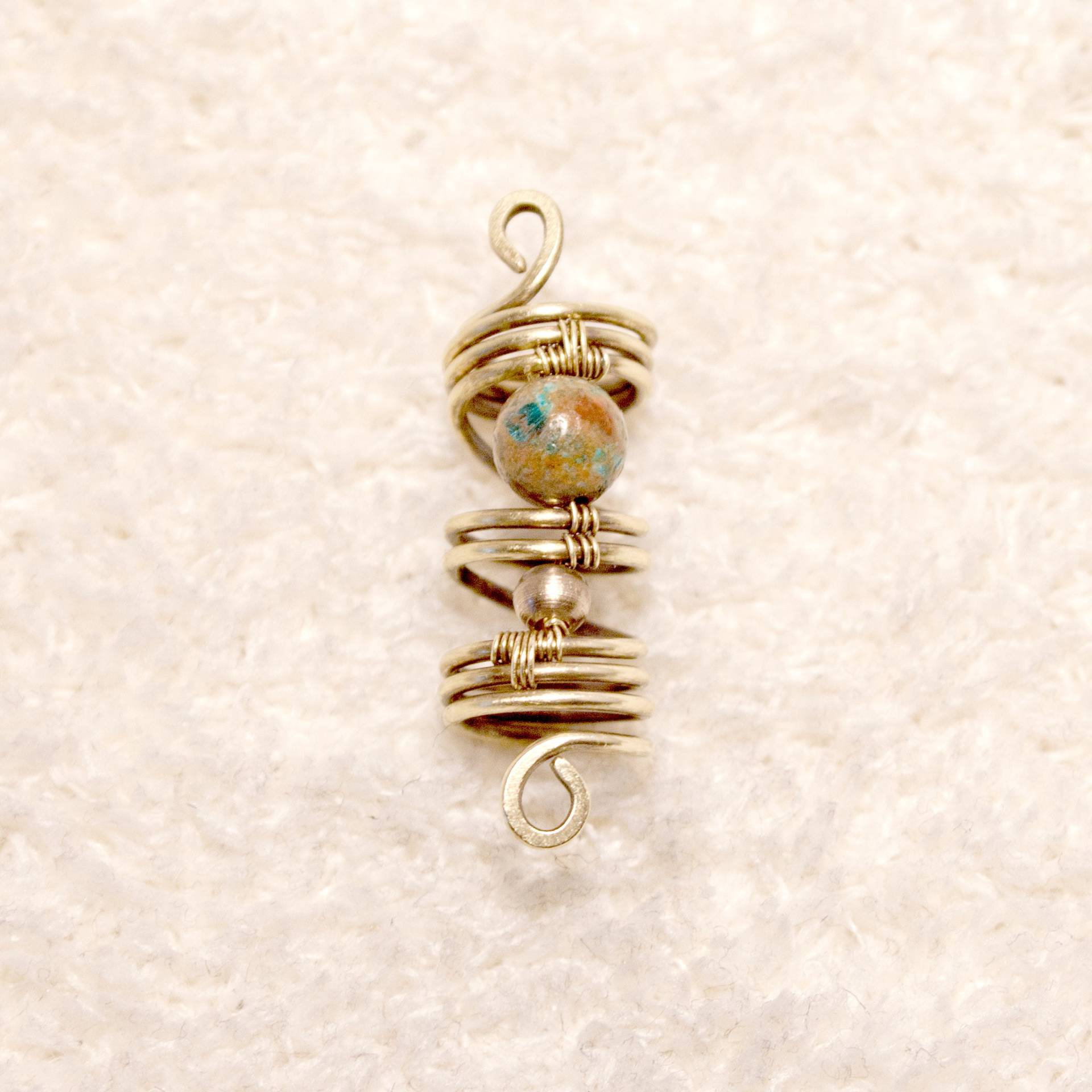 Dreadschmuck Aus Messing Mit Ozeanjaspis-Perle Und Messingperle - Handgefertigtes Unikat Für Dreadlocks von Fairkritzelt