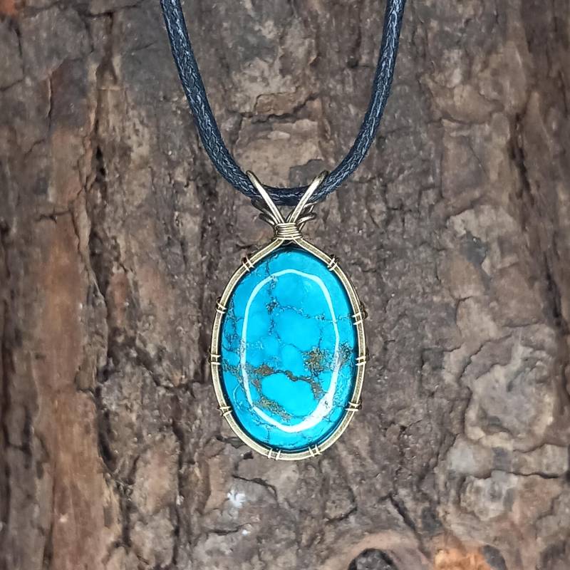 Türkis Anhänger Aus Messing - Handgefertigt Mit Edelstein Schwarzes Baumwollband von Fairkritzelt