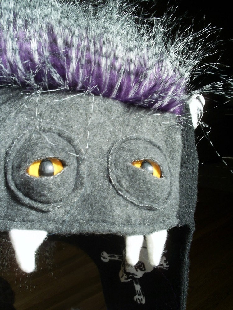 Versandfertig - Rubella Hungry Hat Versandfertig - Rubella Hungry Hat von FairlyEnchanted