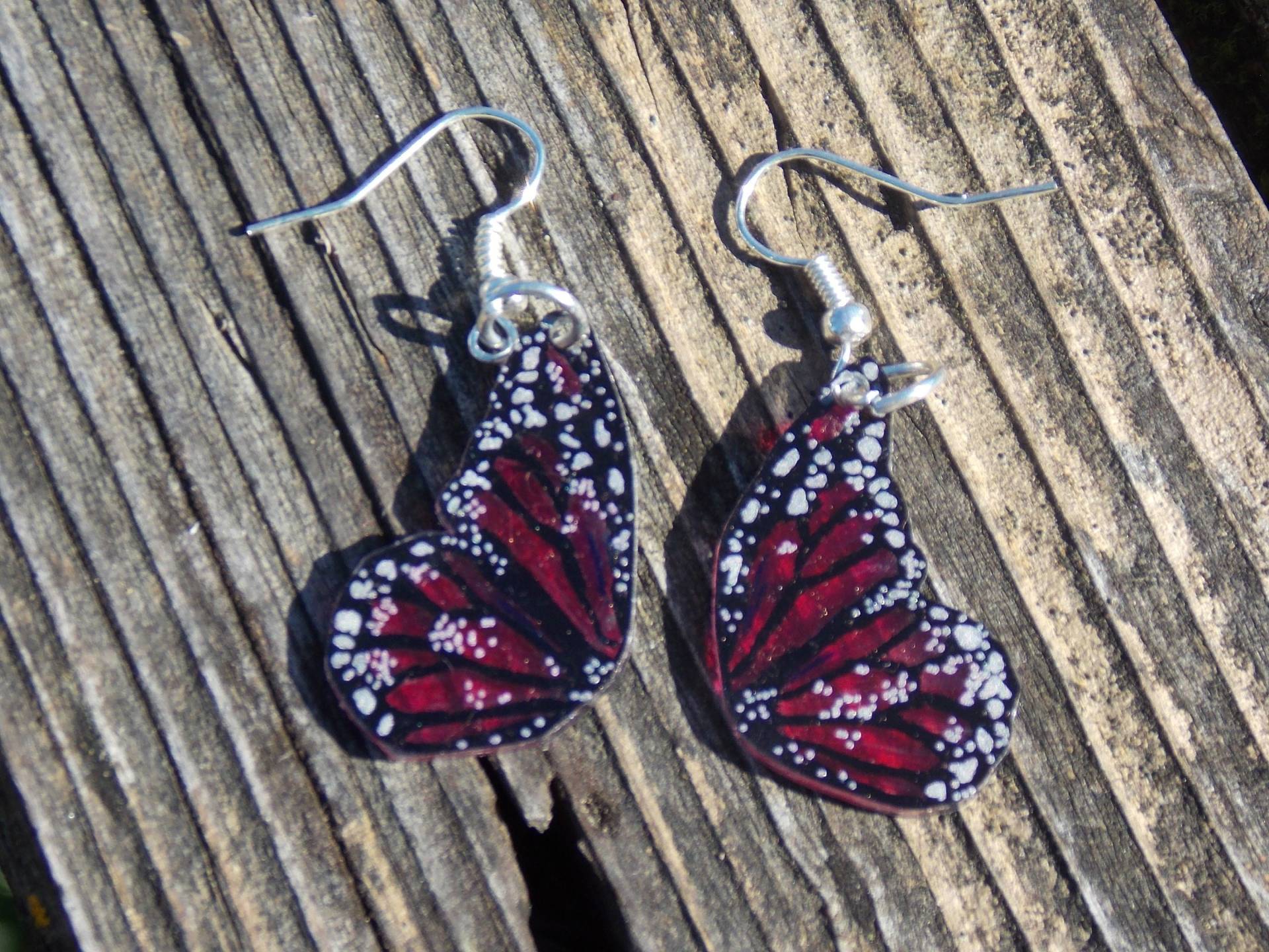 Schwarze Und Lila Feenflügel Ohrringe Mit Silbermarkierung, Lila Schmetterling Flügel Ohrringe, Schwarzen Adern Silber Dots E21 Schwarze Und Lila Feenflügel Ohrringe Mit Silbermarkierung, Lila Schmetterling Flügel Ohrringe, Schwarzen Adern Silber Dots E21 von FairyFlowerDreams