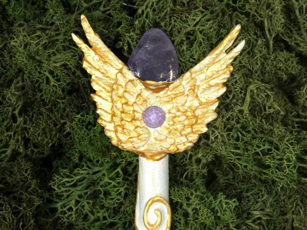 13 Zoll Amethyst Kristall Engelsstab Weiß Gold Zauberstab Rohkristall Edelstein Fee 13 Zoll Amethyst Kristall Engelsstab Weiß Gold Zauberstab Rohkristall Edelstein Fee von FairyMeShop