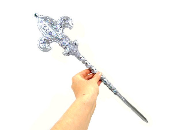19, 5 Zoll Silber Fleur De Lis Fee Zauberstab Hexenstab Wicca Zepter Patengeschenk 19, 5 Zoll Silber Fleur De Lis Fee Zauberstab Hexenstab Wicca Zepter Patengeschenk von FairyMeShop