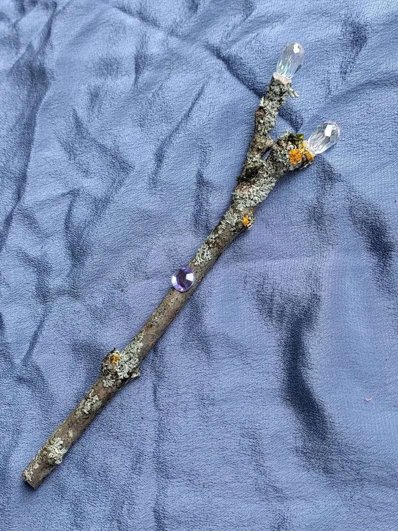 Zauberstab, Feenstab, Ritual, Witchy, Wald, Moos Zauberstab, Feenstab, Ritual, Witchy, Wald, Moos von FairyMoonDE