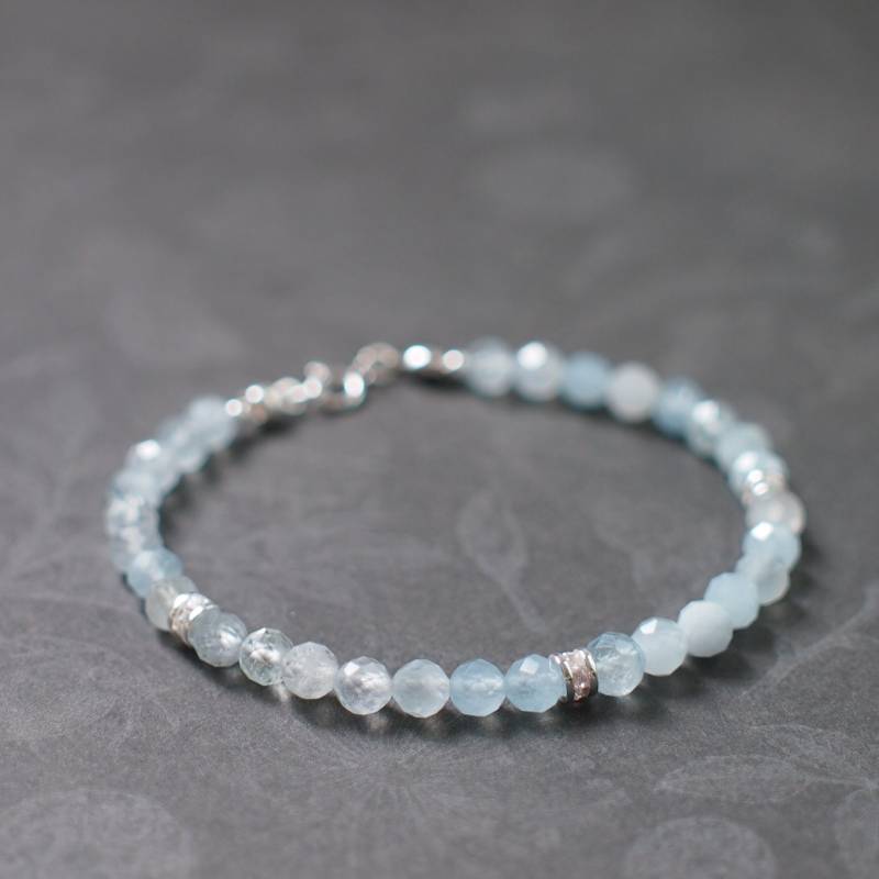 Aquamarin Armband // 925 Sterling Silber Süß & Schick Stapelbar Aquamarin Armband // 925 Sterling Silber Süß & Schick Stapelbar von FaithAndDeedsJewelry