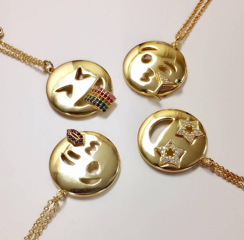 Gold Emoji Charm Halskette - Sterling Silber Cz Anhänger von FalaJewelry