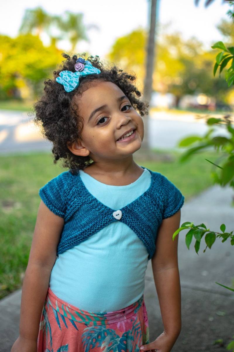 Handgestrickte Mädchen Shrug - Baby Pullover Gestrickt Geschenk Wolle Kleidung Herbst von FallingStarCrafts