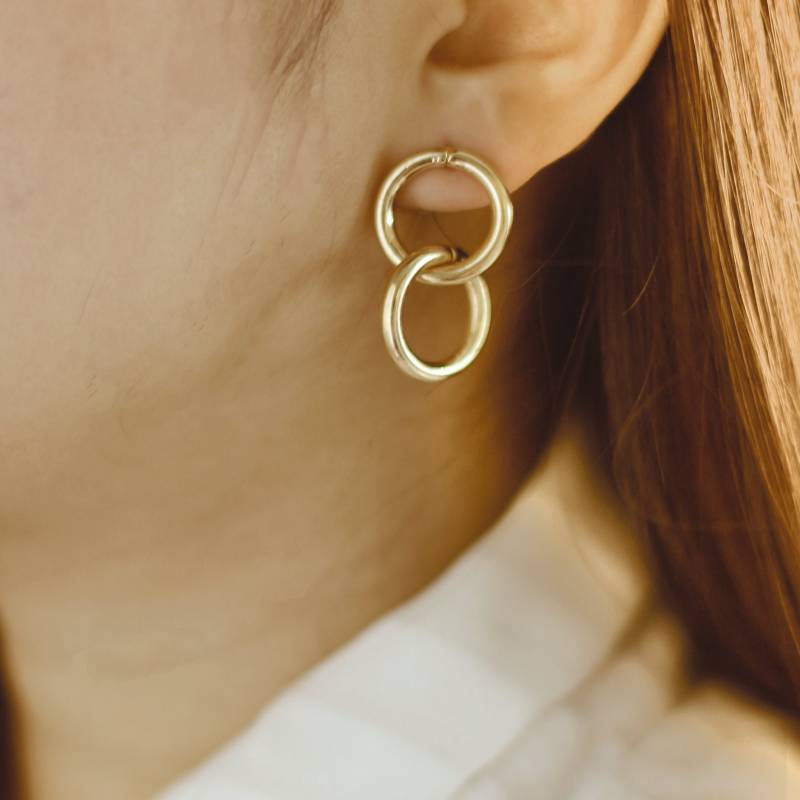Ineinander Greifende Goldohrringe Doppelkreis-Ohrringe Ineinander Greifende Goldohrringe Doppelkreis-Ohrringe von FamiliarJewelry