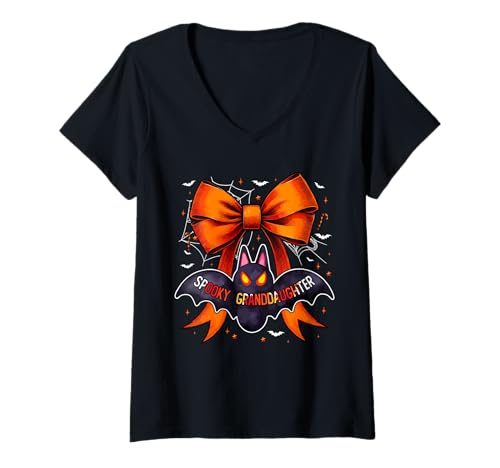 Damen Spooky Costume Granddaughter Halloween Horror Bat Bow Tie T-Shirt mit V-Ausschnitt Damen Spooky Costume Granddaughter Halloween Horror Bat Bow Tie T-Shirt mit V-Ausschnitt von Family Women Halloween Costume
