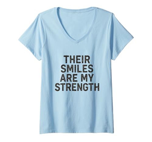 Damen Their Smiles Are My Strength Vintage-Familienzitat. T-Shirt mit V-Ausschnitt Damen Their Smiles Are My Strength Vintage-Familienzitat. T-Shirt mit V-Ausschnitt von Family and Relationships by Lumi Art