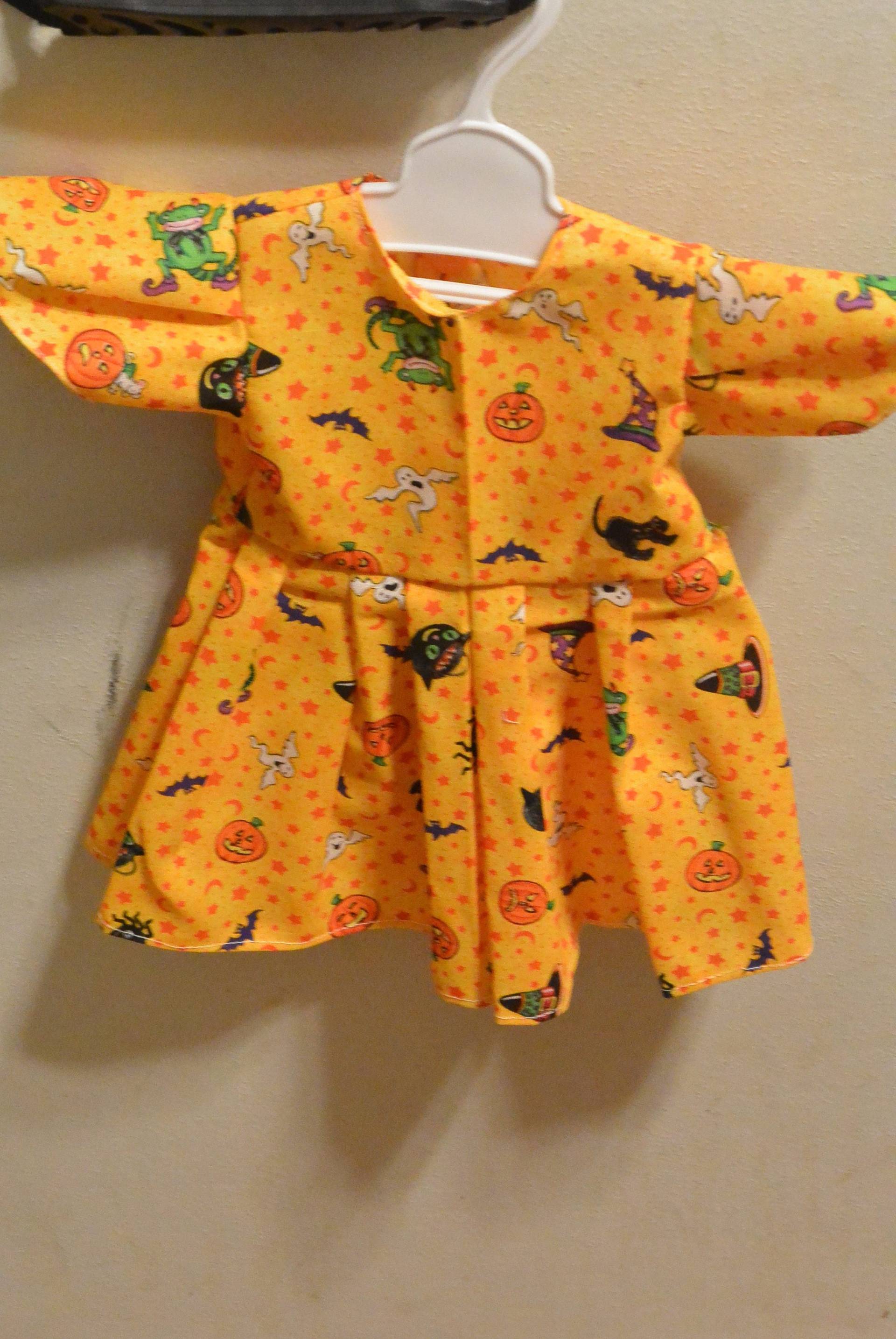 Selbstgemachte Halloween Puppen Kleid & Höschen Passend Für 18-Zoll Selbstgemachte Halloween Puppen Kleid & Höschen Passend Für 18-Zoll von FamilyBlessingsCo
