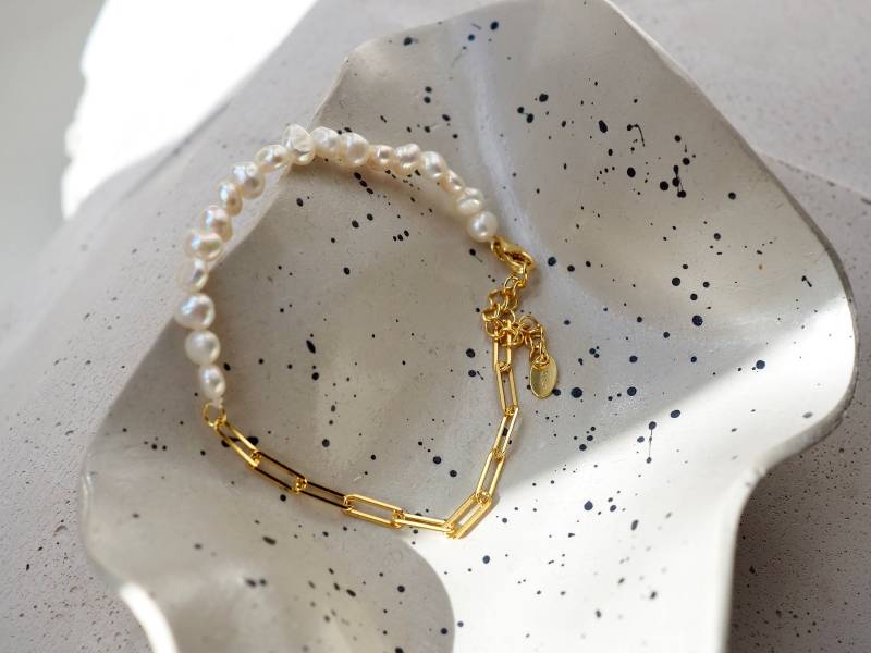 Vergoldetes Paperclip Armband Mit Süßwasserperlen Aus 925 Silber | 16 cm Länge | Verstellbar Bis 21 cm Made in Germany von FamilyRingsAndCrafts