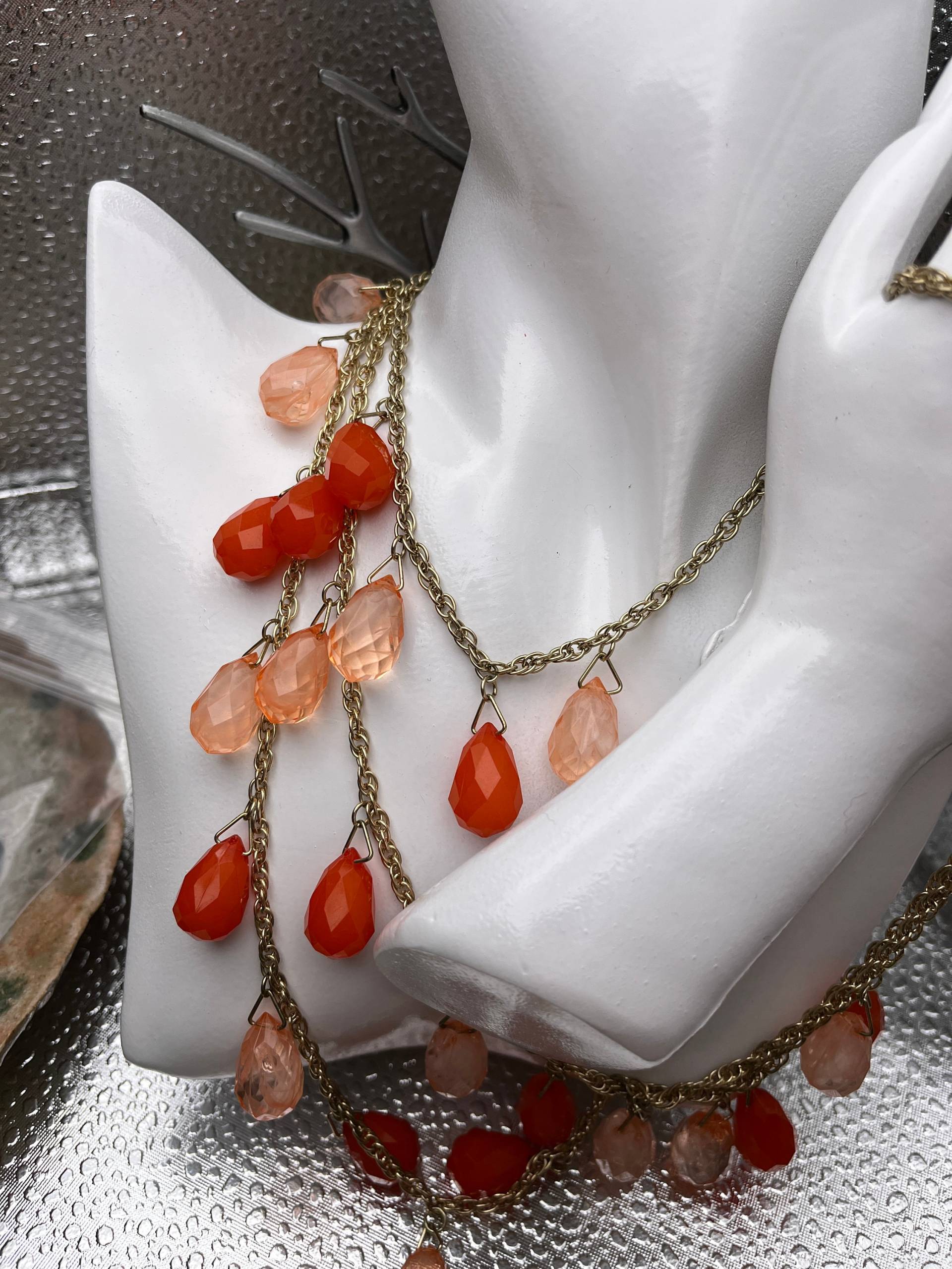 Vintage 3-strang Goldton, Orange Und Rosa, Tropfen Perlenkette Halskette | H1 Vintage 3-strang Goldton, Orange Und Rosa, Tropfen Perlenkette Halskette | H1 von FamilyTreasuresByPJ