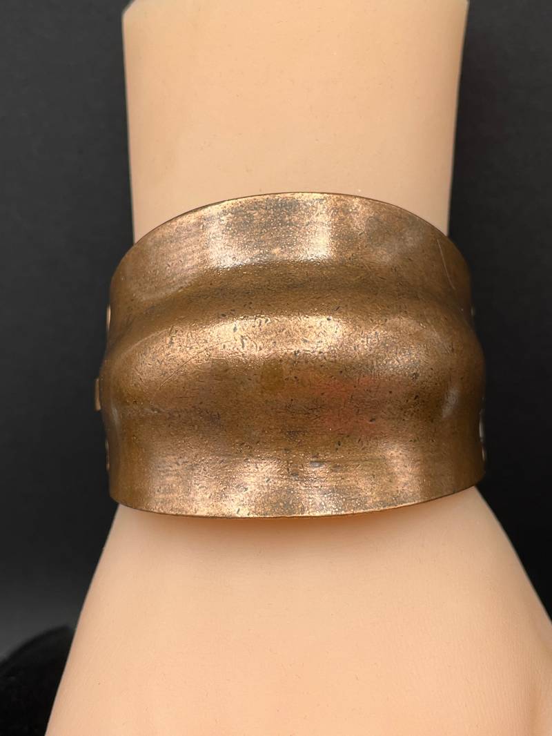 Vintage Bronzefarbene Armspange | C4 Vintage Bronzefarbene Armspange | C4 von FamilyTreasuresByPJ