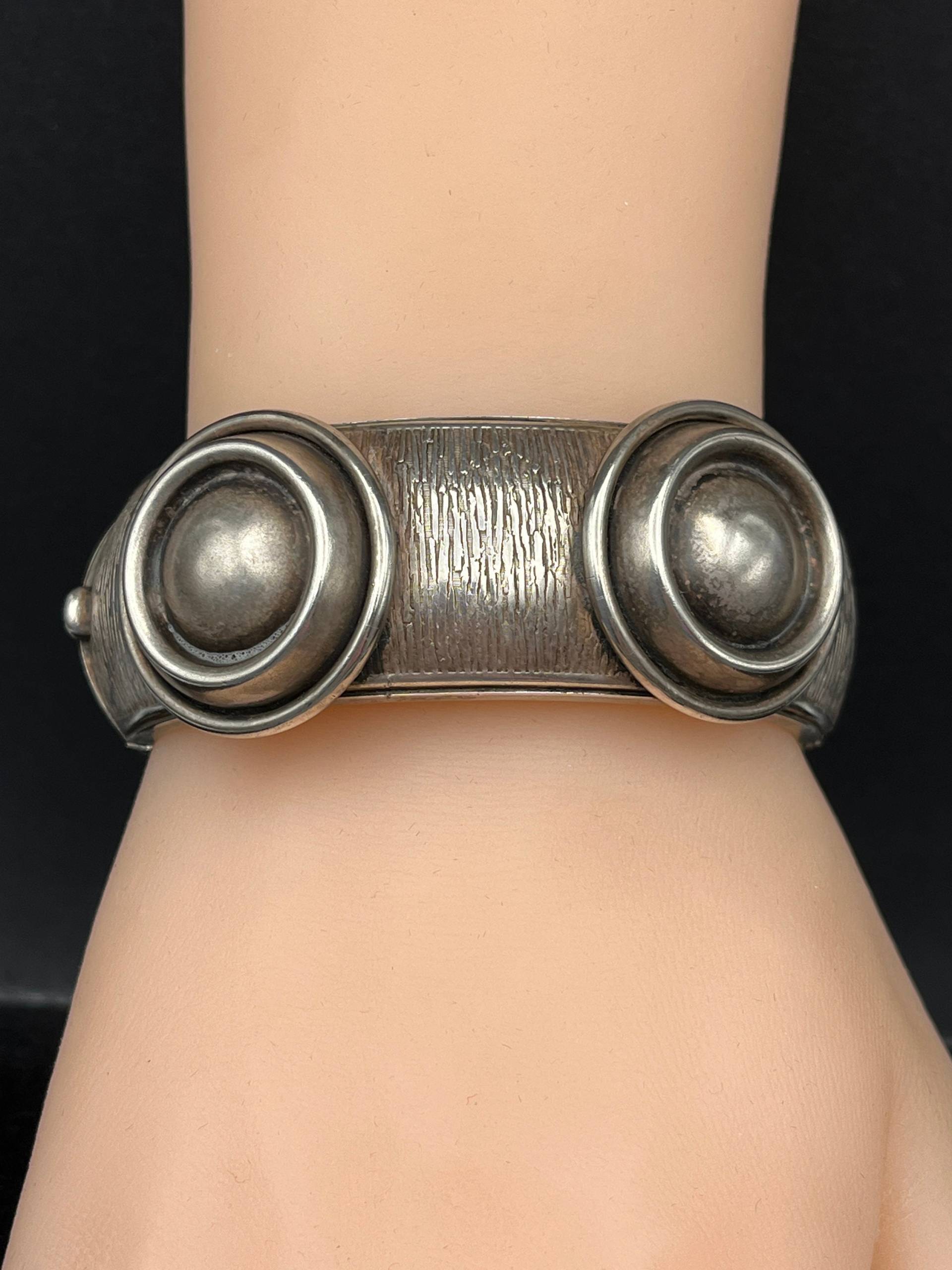 Vintage Kate Hines Armreif | S6 Vintage Kate Hines Armreif | S6 von FamilyTreasuresByPJ
