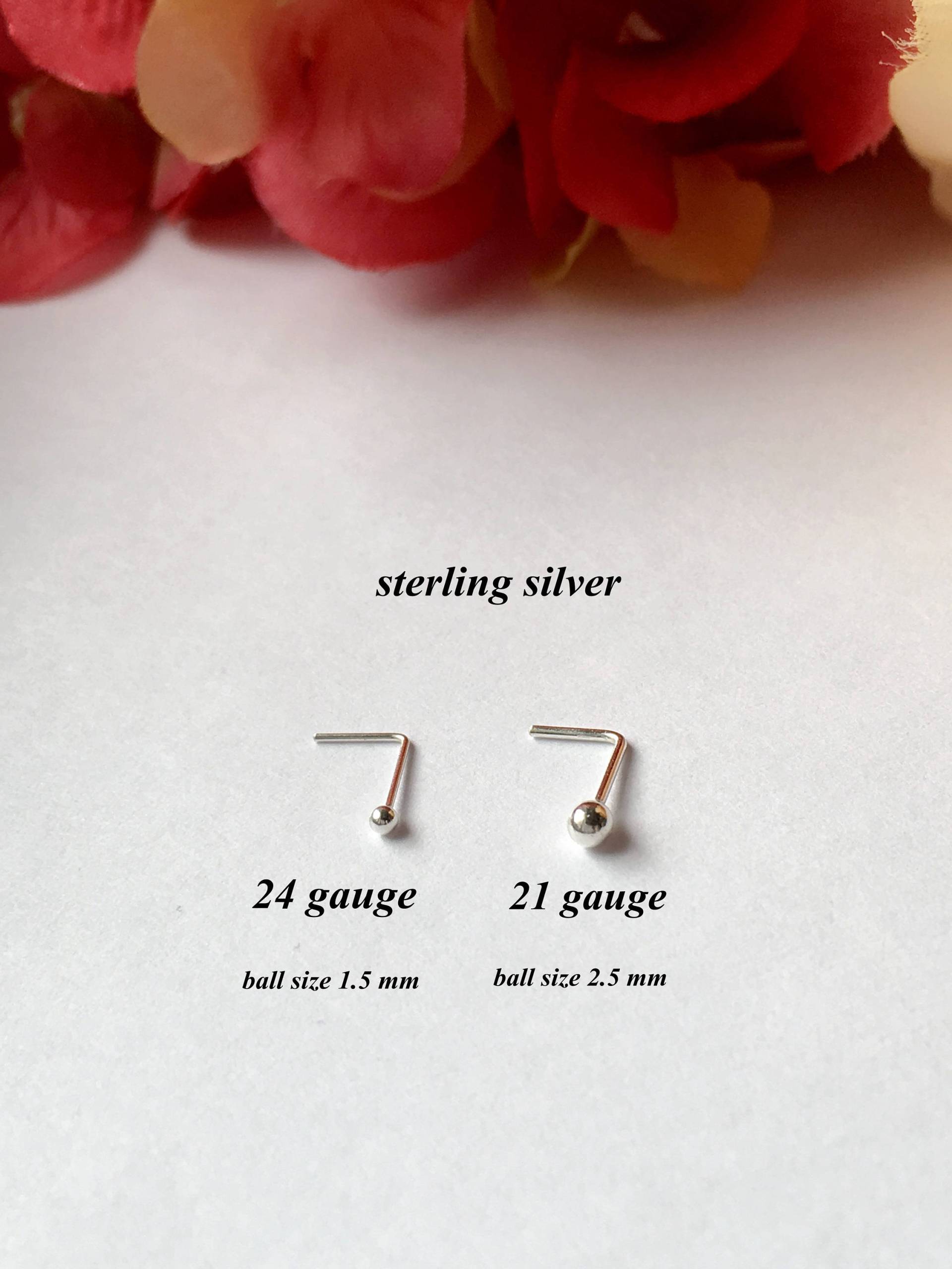 Kleiner Punkt Nasenstecker. Sterling Silber Kleiner Punkt Nasenstecker. Sterling Silber von FamilyWeddingJewelry