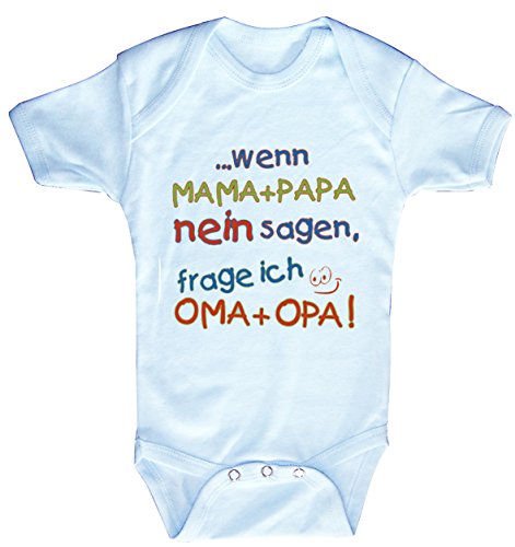 Fan-O-Menal Textilien Babystrampler mit Print – Mama + Papa nein sagen, frage ich Oma + Opa - 08351 Gr. 0-24 Monate - versch. Farben Color hellblau, Size 0-6 Monate von Fan-O-Menal Textilien