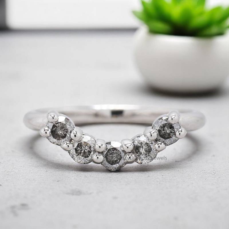 0, 53 Ct Salz Und Pfeffer Runde Diamant Ehering Silber/10K/14K/18K Band Halbe Ewigkeit Minimalist Stapeln Zierlich Passenden Ring Kd929 von FancyDiamondJewels