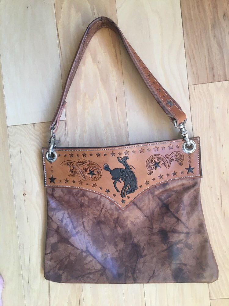 Handarbeit Geschnitztes Leder Schnallenpferd Stern Geldbörse von FancyRanchy