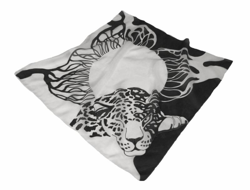 Katzenschal Schwarz Weiß Seidenschal Handbemalt Katzenschal Schwarz Weiß Seidenschal Handbemalt von FancySilk