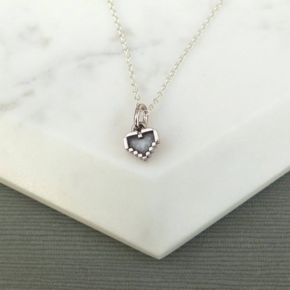 Mini Sterling Silber Pixel Herz Anhänger Mit Kette, Legend Of Zelda Inspiriert Halskette, Nintendo Charme von FandomRegalia