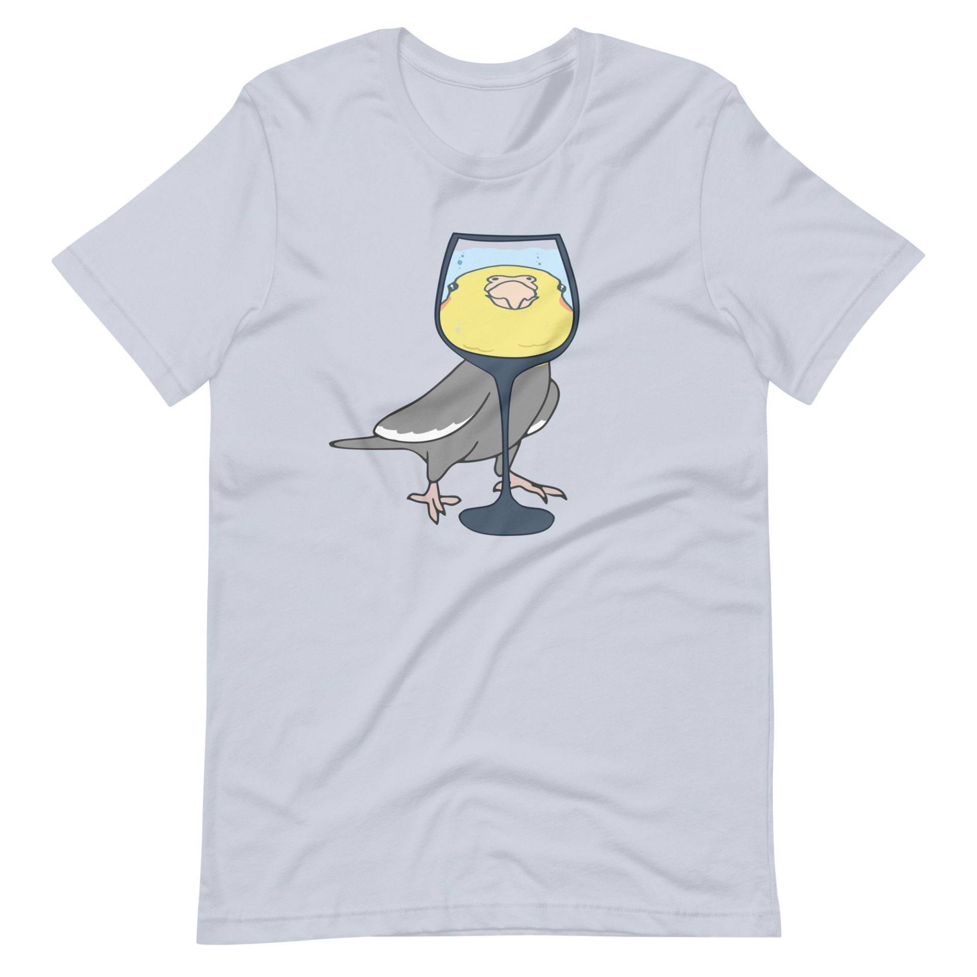 Nymphensittich Glas T-Shirt, Papageienbesitzer Geschenkidee Kleid, Birb Memes Kleidung, Lustiges Nymphensittichgrafik-T-Shirt Nymphensittich Glas T-Shirt, Papageienbesitzer Geschenkidee Kleid, Birb Memes Kleidung, Lustiges Nymphensittichgrafik-T-Shirt von FandomizedRose