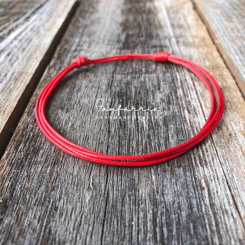 Pinellas Rotes Schnur Fußkettchen, Gewachste Armband, Verstellbar, Wasserdicht, Multistrand, Mehrfarbig Wa001676 von Fanfarria