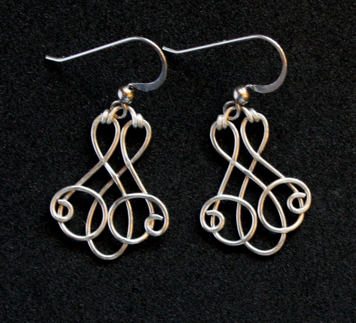 Elegante Wirbel Ohrringe - Sterling Silber Draht Gewickelt Baumeln Isabella von FantasiaElegance
