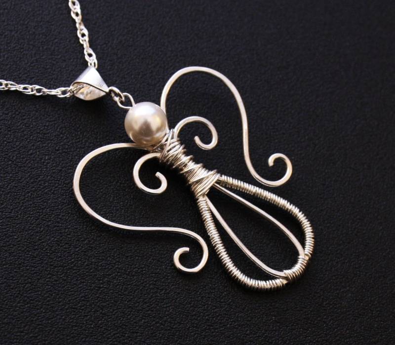 Engel Anhänger Halskette - Silberdraht Umwickelt Mit Weißer Swarovski Perle Weihnachten Geburtstag Mutter Geschenk Engel Anhänger Halskette - Silberdraht Umwickelt Mit Weißer Swarovski Perle Weihnachten Geburtstag Mutter Geschenk von FantasiaElegance