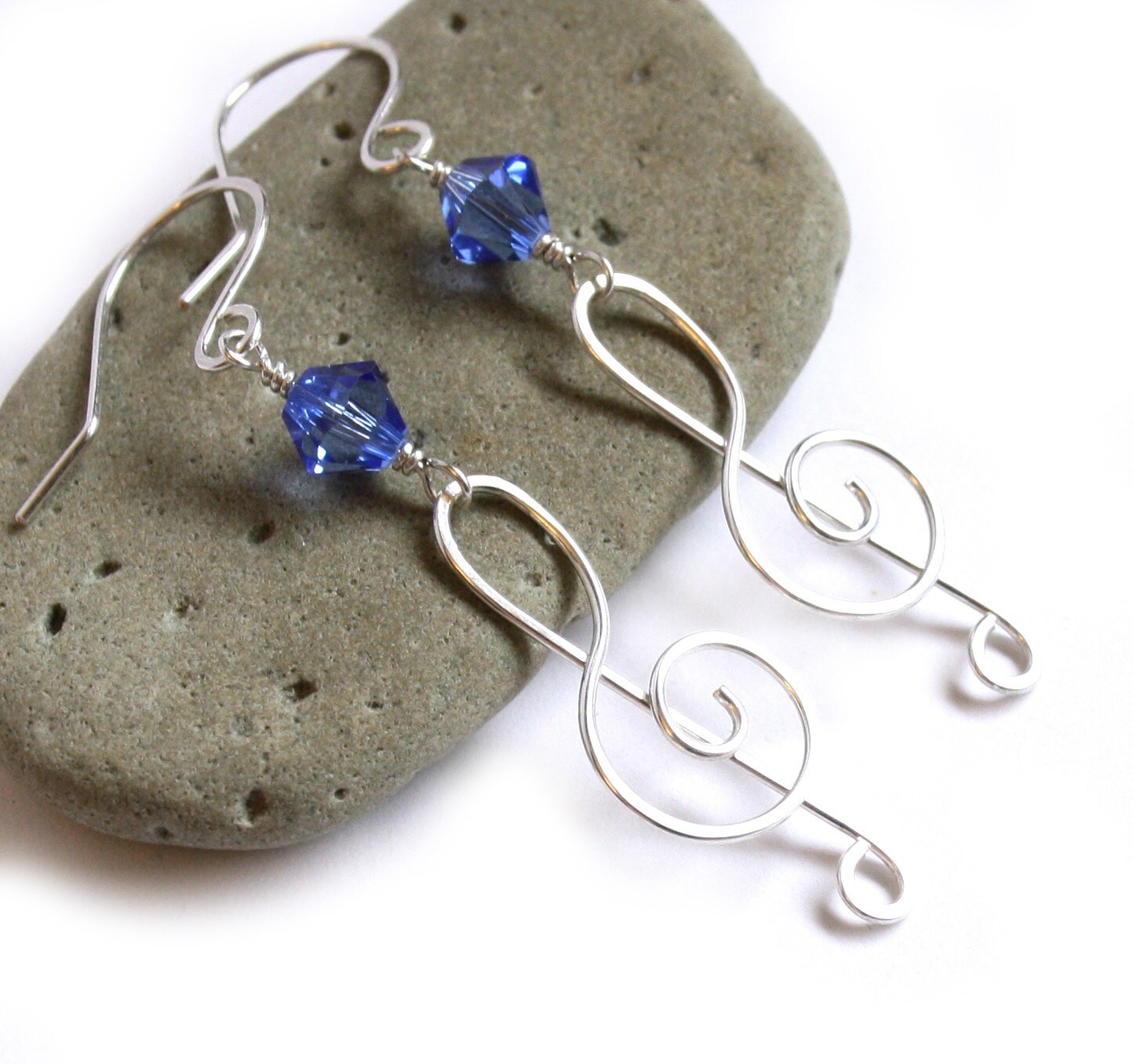 Violinschlüssel Ohrringe Mit Wahl Von Swarovski Kristall - Sterling Silber Anhänger Musik Liebhaber, Klavier, Musikschmuck von FantasiaElegance