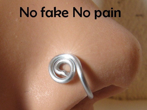 Clip On Nasenring Versilbertes Faux-Piercing Clip On Nasenring Versilbertes Faux-Piercing von Fantasidea