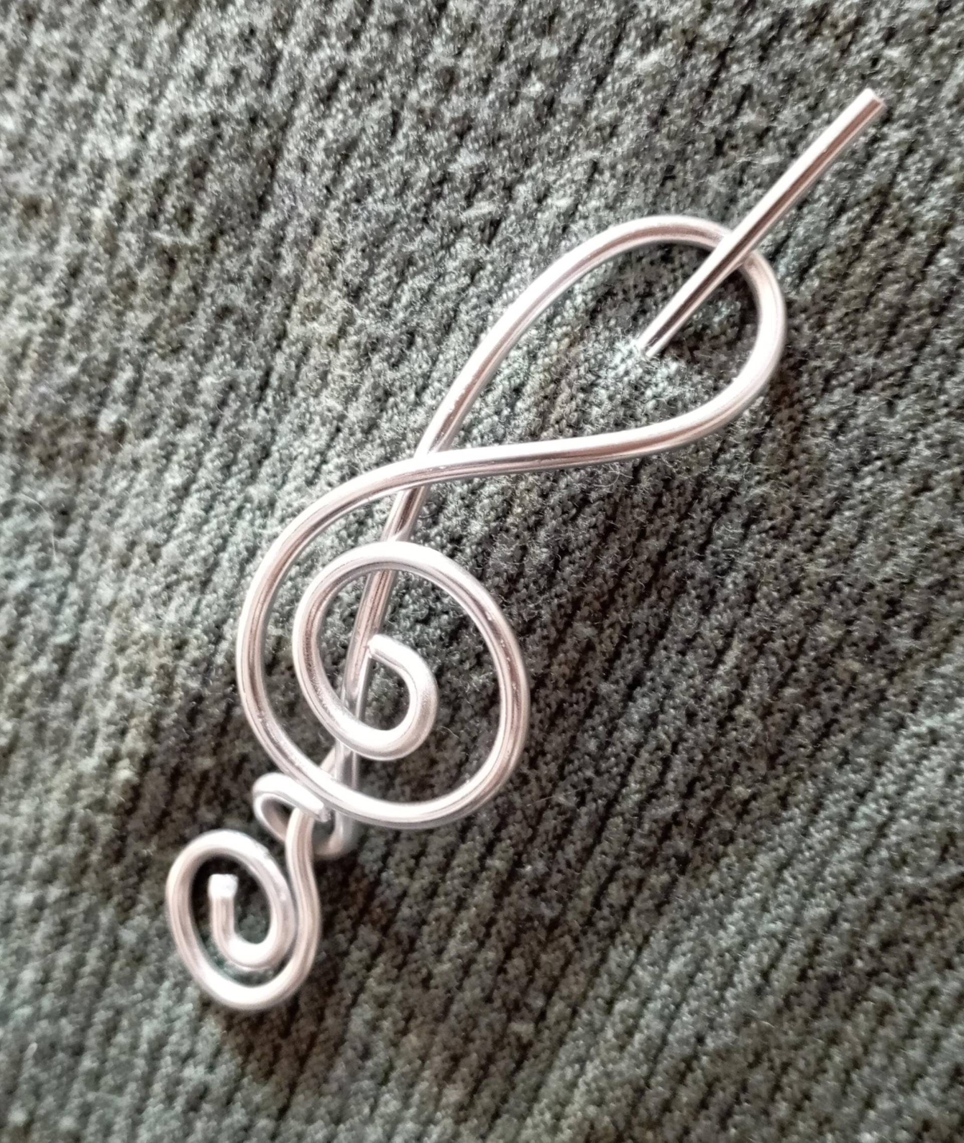 Gehämmerte Violinschlüssel Schalnadel Silber Aluminium Schalklammer von Fantasidea