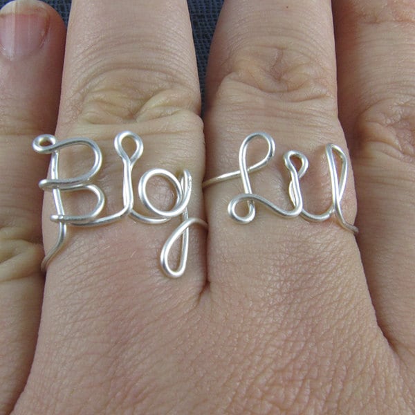 Wire Word Ring Set Einstellbare Sorority Ringe von Fantasidea