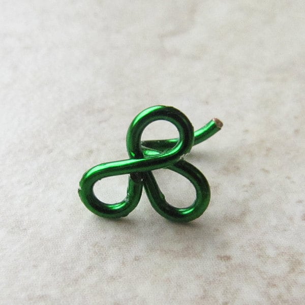 Kleeblatt Nasenring 20 Gauge - Personalisierte Farbe Kleeblatt Nasenring 20 Gauge - Personalisierte Farbe von Fantasidea