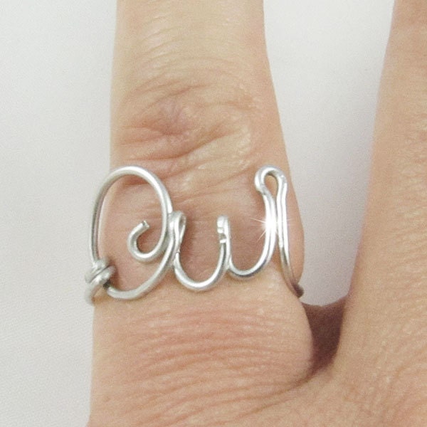 Oui Ring Silber Eloxierter Aluminium Wort Ring von Fantasidea
