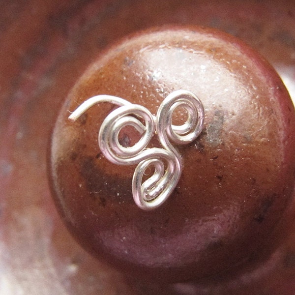 Triskele - Dreifachspirale Nasenring 22 Gauge in Gold Oder Silber Triskele - Dreifachspirale Nasenring 22 Gauge in Gold Oder Silber von Fantasidea