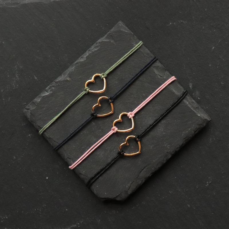 Feines Herzarmband I Makrameearmband Gold Feines Herzarmband I Makrameearmband Gold von Fantasieschmuck