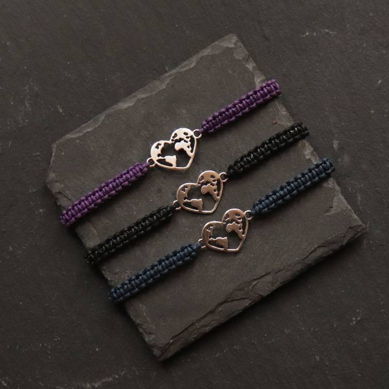 Makramee Armband Mit Herz Und Weltkarte I Freundschaftsarmband Partnerarmband von Fantasieschmuck