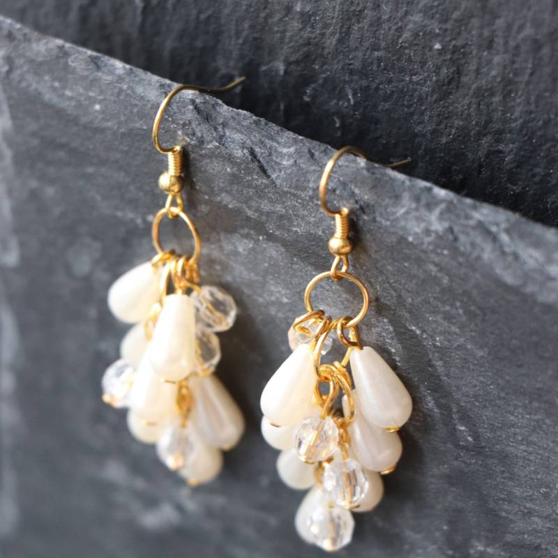 Ohrringe in Gold Mit Perlen Und Tropfen Ohrringe in Gold Mit Perlen Und Tropfen von Fantasieschmuck