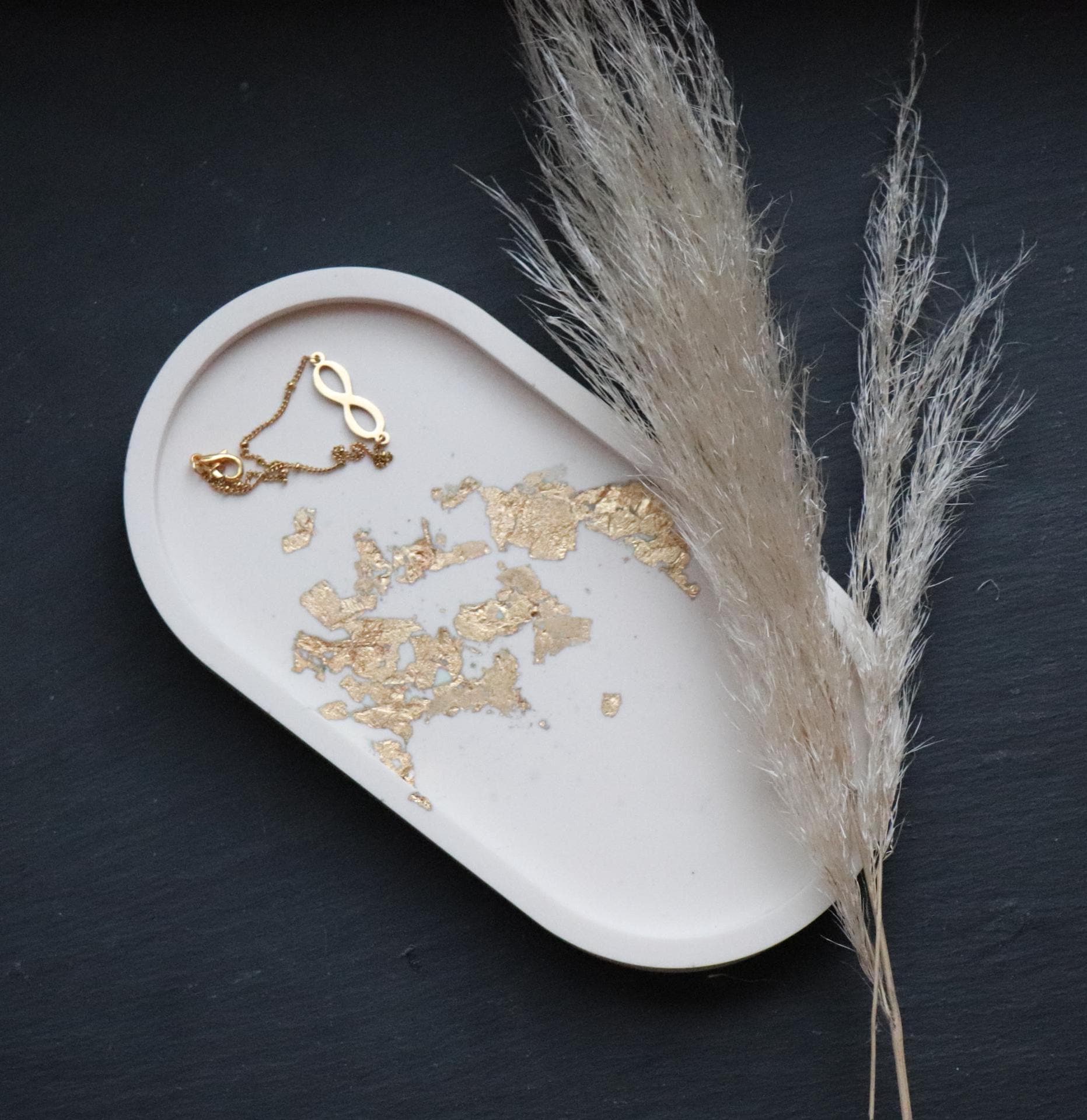 Schmuckschale Weiß-Gold Aus Jesmonite I Schlüsselschale Dekoschale Schmuckschale Weiß-Gold Aus Jesmonite I Schlüsselschale Dekoschale von Fantasieschmuck