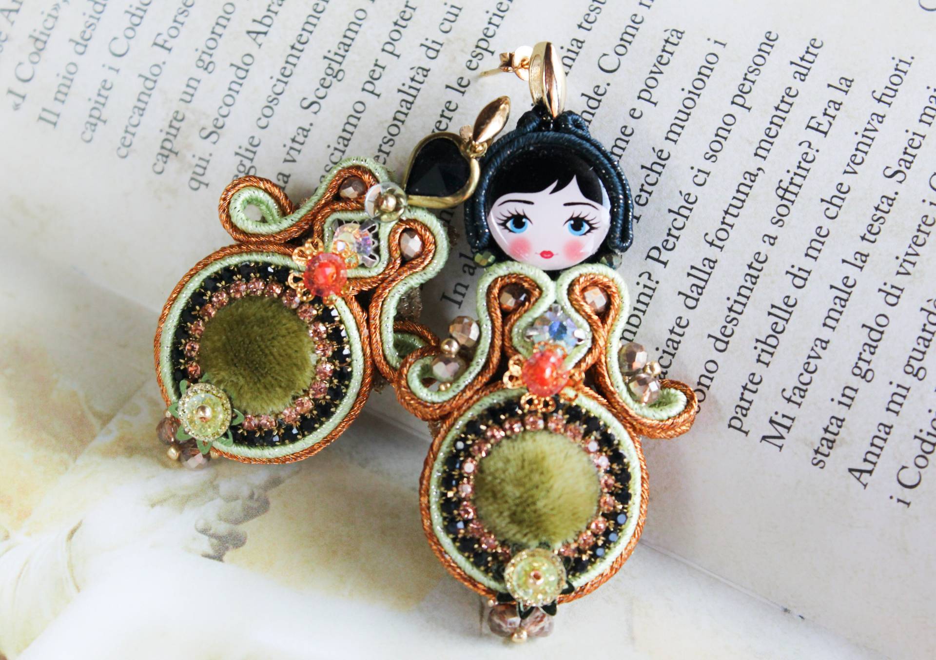 Elegante Matroschka Verschachtelung Puppe Ohrringe, Antik Stil Soutache Vintage Inspirierte Ohrringe Elegante Matroschka Verschachtelung Puppe Ohrringe, Antik Stil Soutache Vintage Inspirierte Ohrringe von Fantasiria
