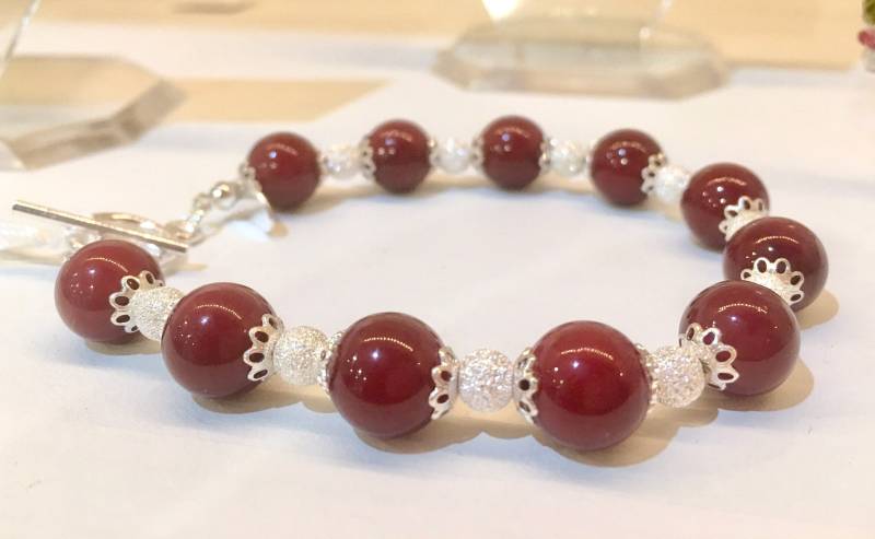 Armband Aus 925Er Silber Und Rotem Meeresbambus Armband Aus 925Er Silber Und Rotem Meeresbambus von FantasjaCreations